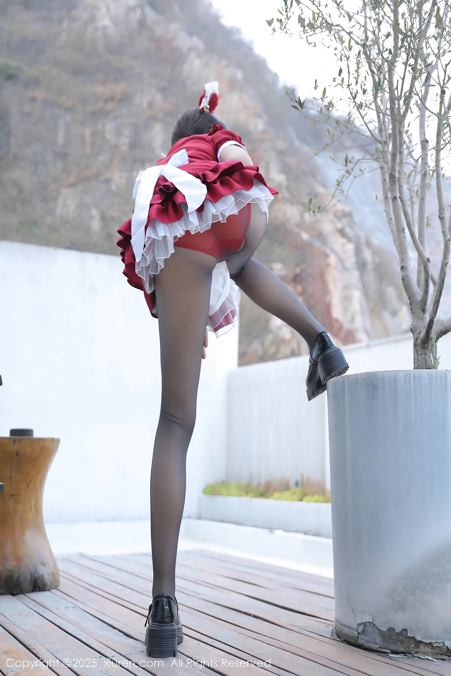 图片[6]-[XiuRen秀人网] VOL.9814 模特桃妖夭红色喜庆女仆服露红色内衣配超薄黑丝秀美腿诱惑写真87P-秀人网官方网站